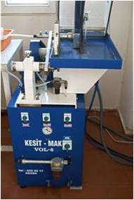Lama yapıştırılan örnekler ince kesit aleti ile 0,1 ile 0,03 mm inceliğe kadar kesilebilmektedir Lama yapıştırılan örnekler ince kesit aleti ile 0,1 ile 0,03 mm inceliğe kadar kesilebilmektedir